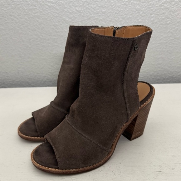Ugg Valencia Brown Suede Peep Toe Bootie Sandal Size 7 - Picture 1 of 13